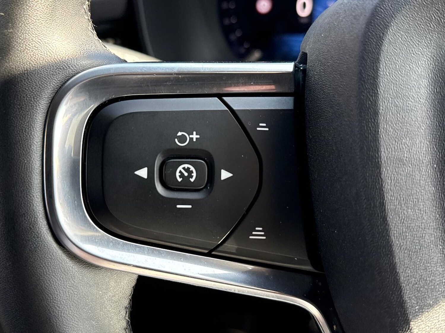 Used Volvo XC40 2025 for sale - 78194208: Photo 29