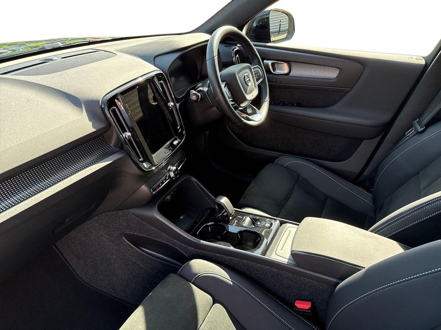 Used Volvo XC40 2025 for sale - 78194208: Photo 9