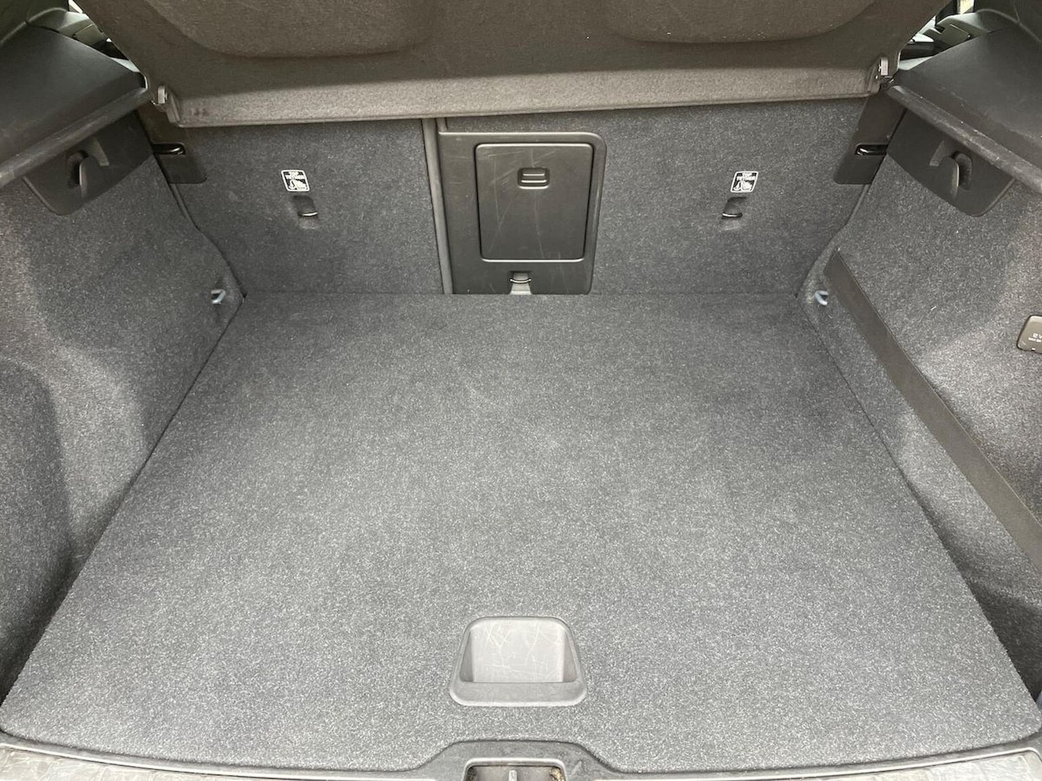 Used Volvo XC40 2019 for sale - 76643642: Photo 17