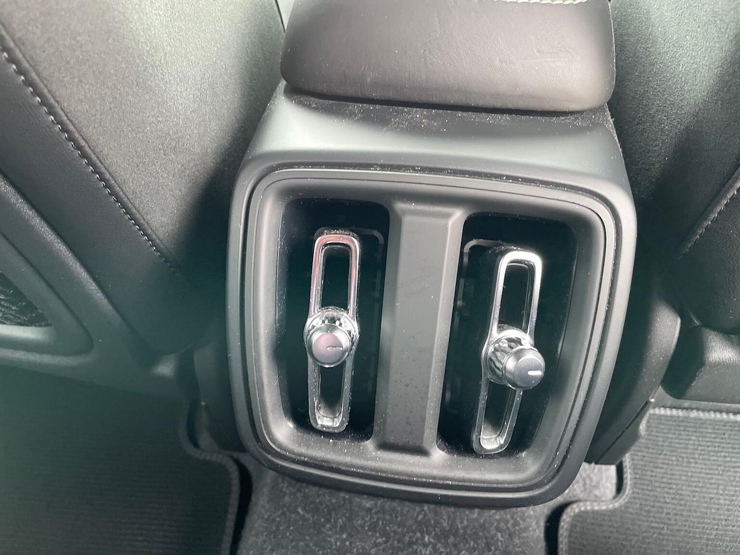 Used Volvo XC40 2019 for sale - 76643642: Photo 25