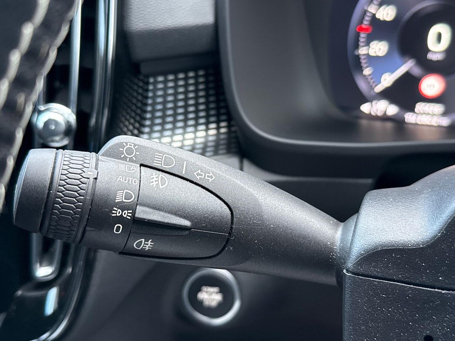 Used Volvo XC40 2019 for sale - 76439806: Photo 29