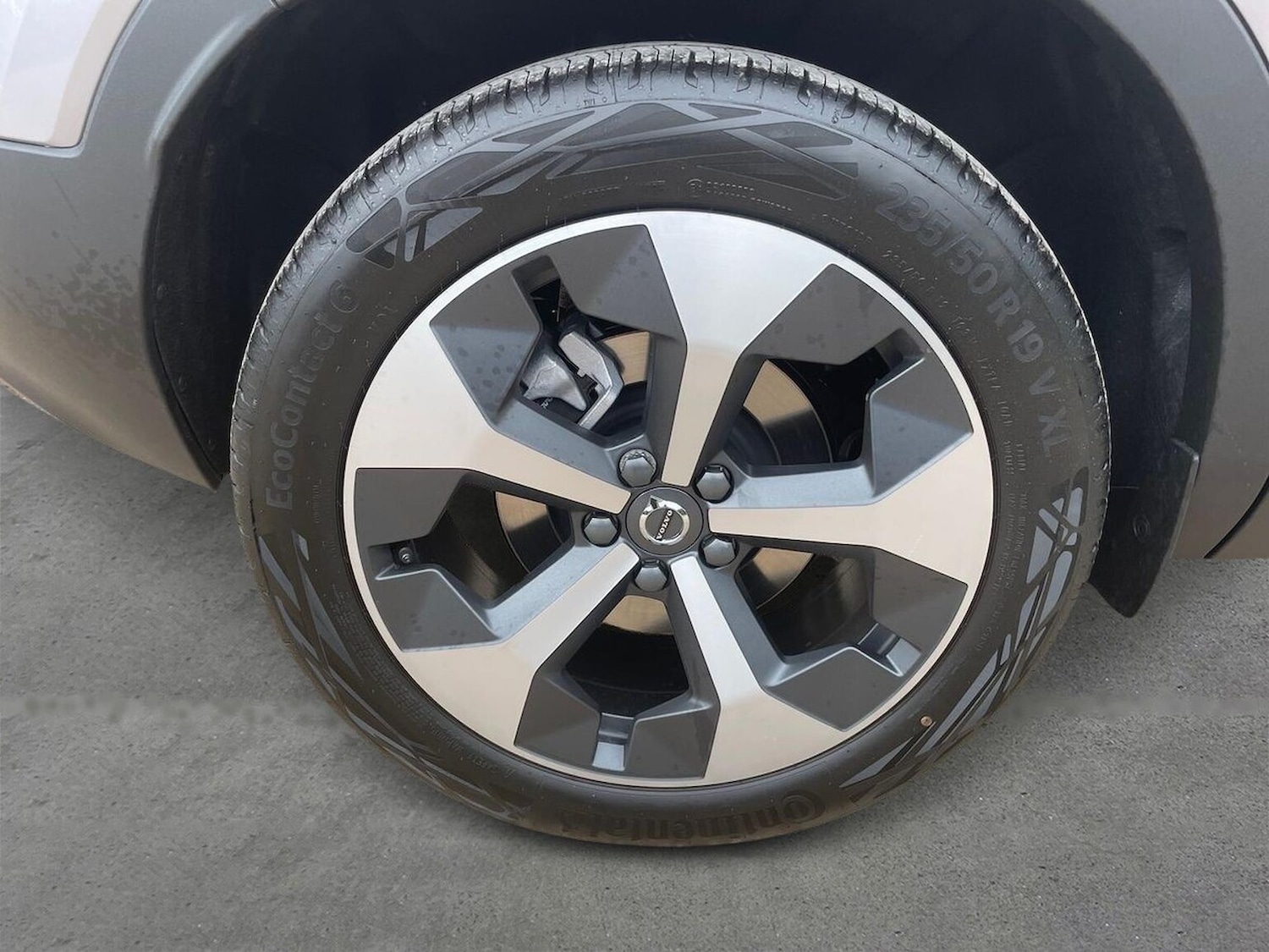 Used Volvo XC40 2025 for sale - 76057969: Photo 6