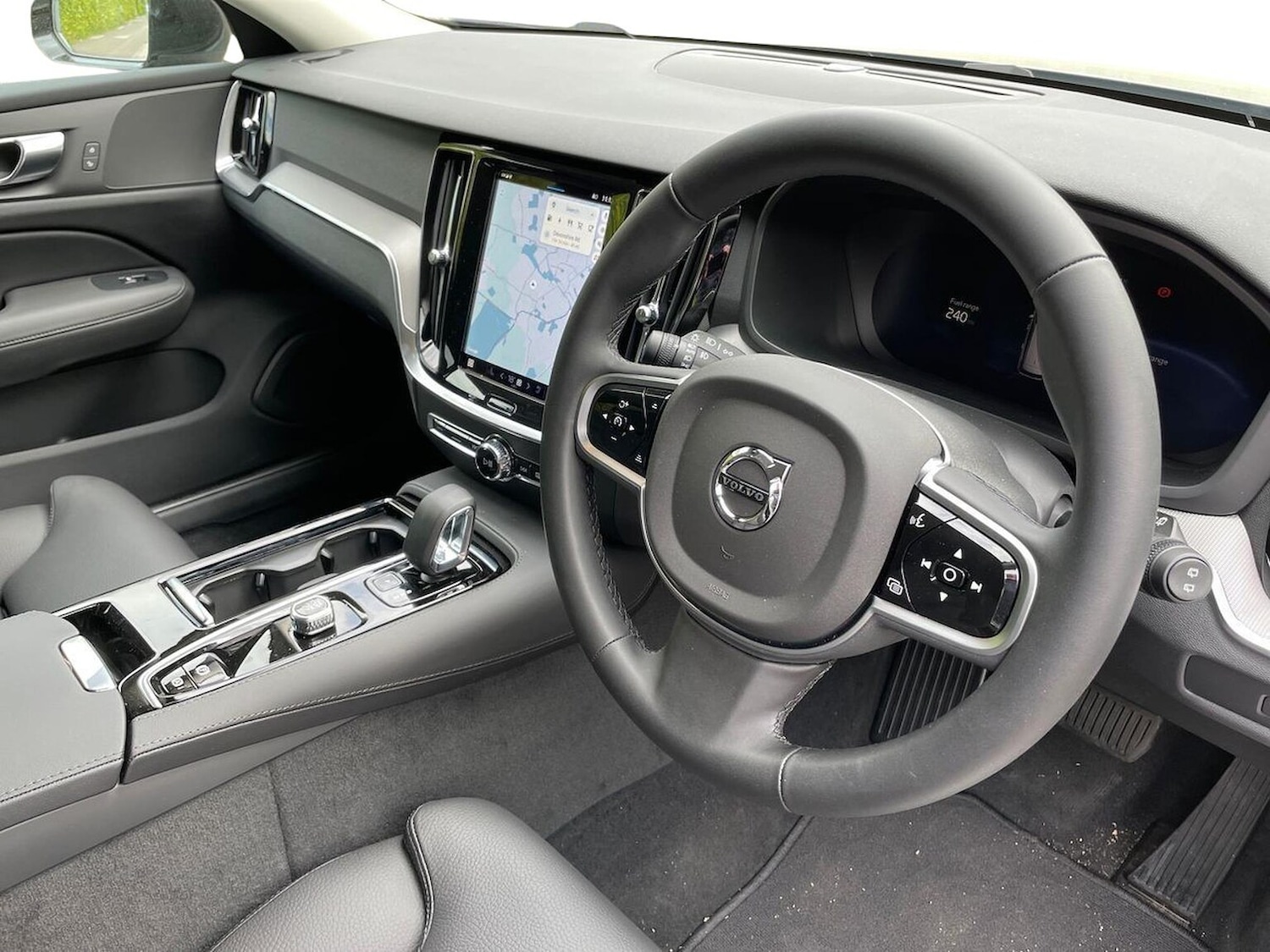 Used Volvo V60 2025 for sale - 76699390: Photo 15