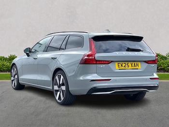 Used Volvo V60 2025 for sale - 76699390: Photo