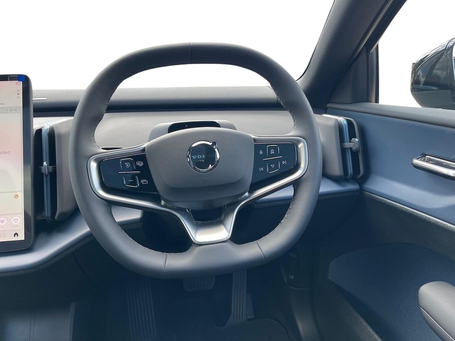 Used Volvo EX30 2025 for sale - 76830688: Photo 9