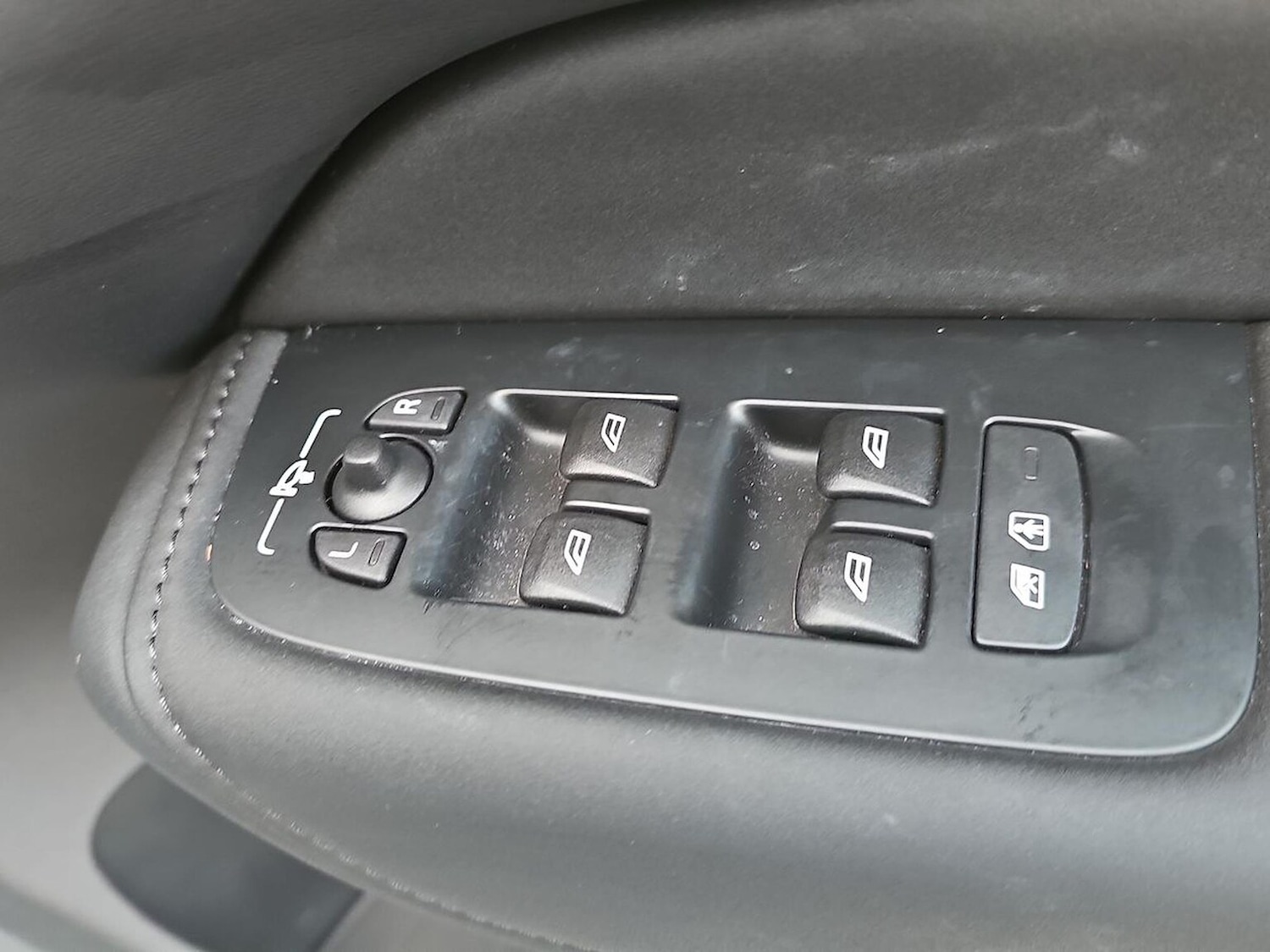 Used Volvo XC60 2025 for sale - 77802105: Photo 21