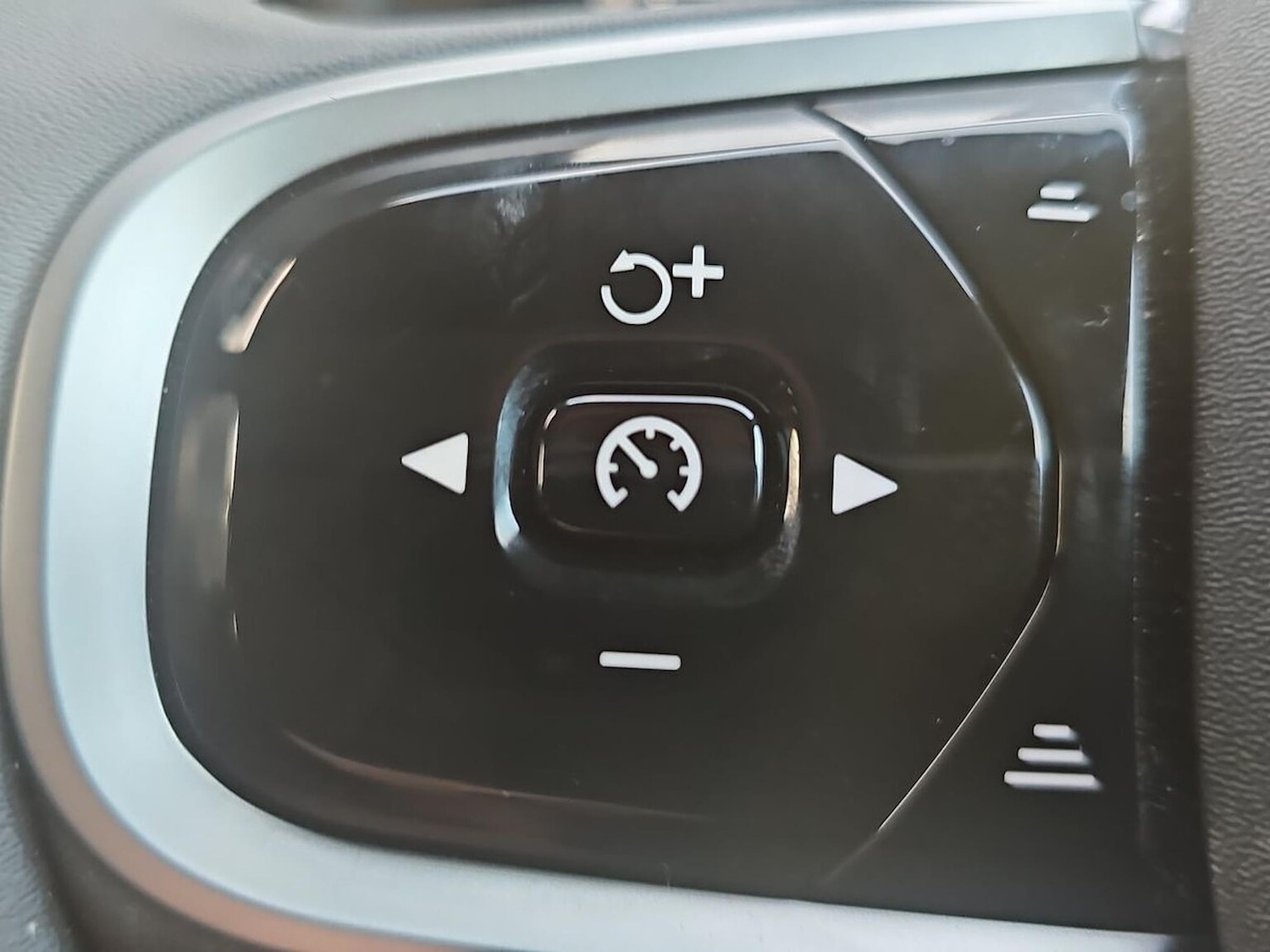 Used Volvo XC60 2025 for sale - 77802105: Photo 27