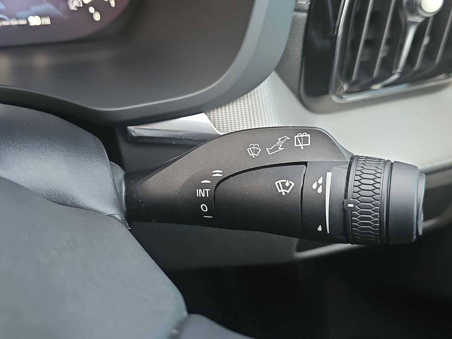 Used Volvo XC60 2025 for sale - 77802105: Photo 28