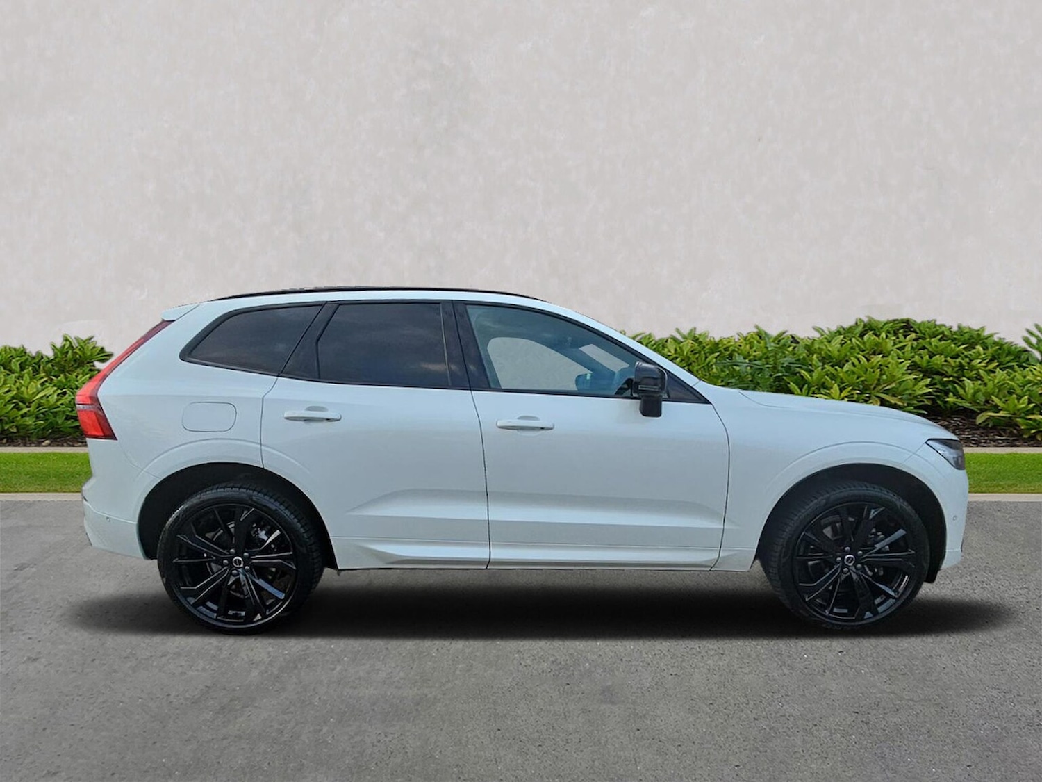 Used Volvo XC60 2025 for sale - 77802105: Photo 3