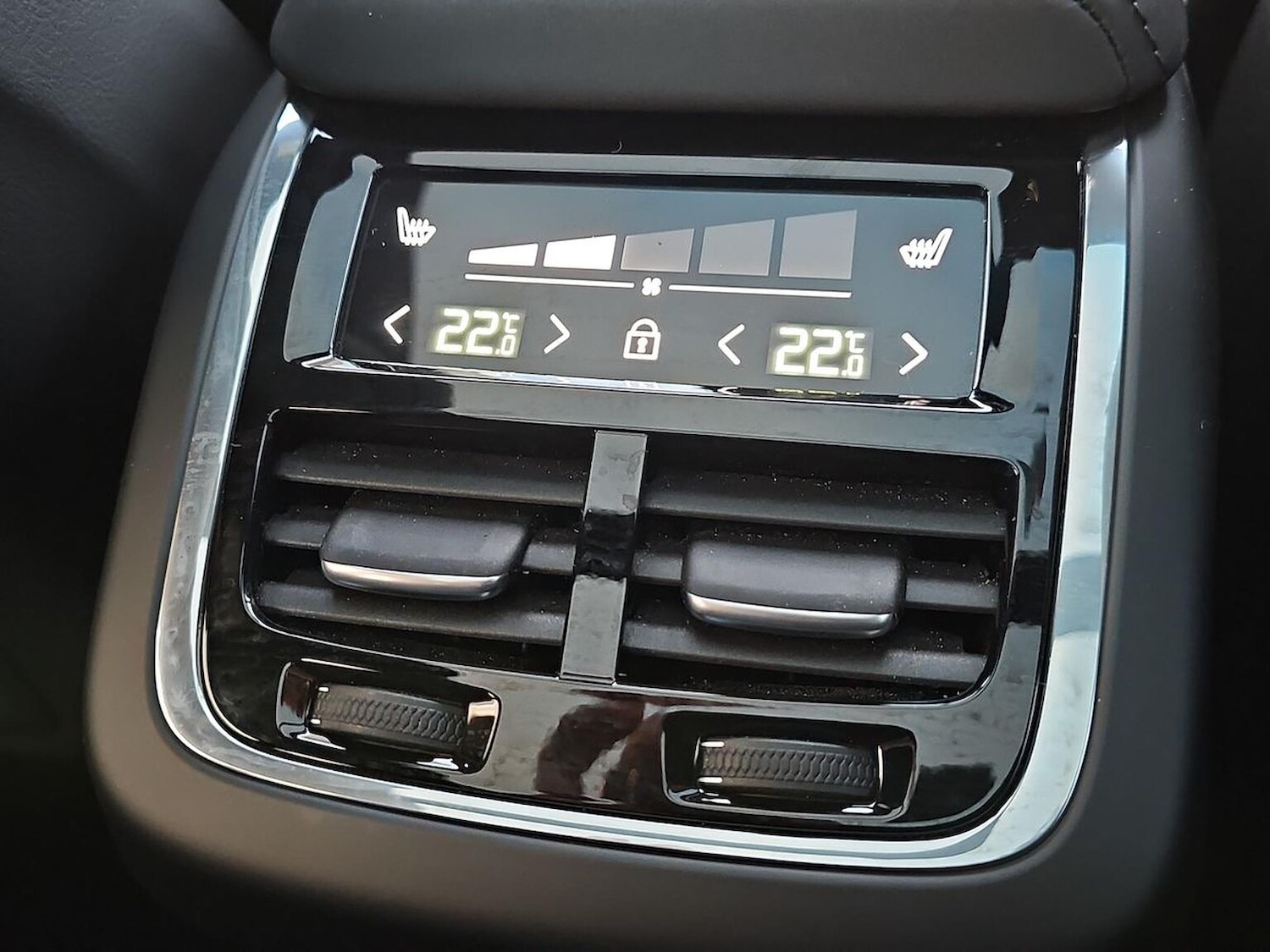 Used Volvo XC60 2025 for sale - 77802105: Photo 41