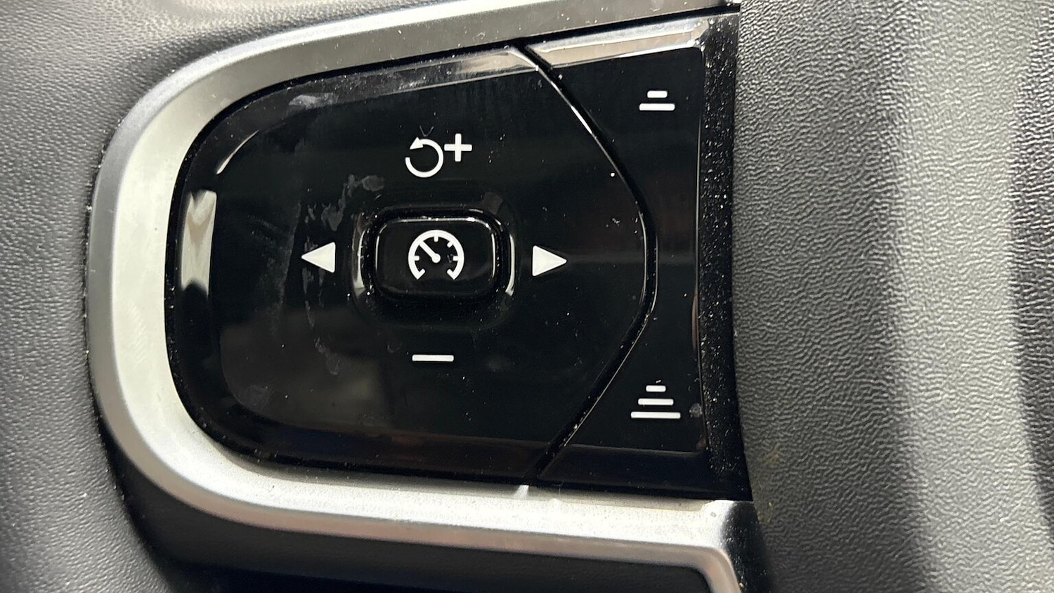 Used Volvo XC60 2025 for sale - 77487384: Photo 31