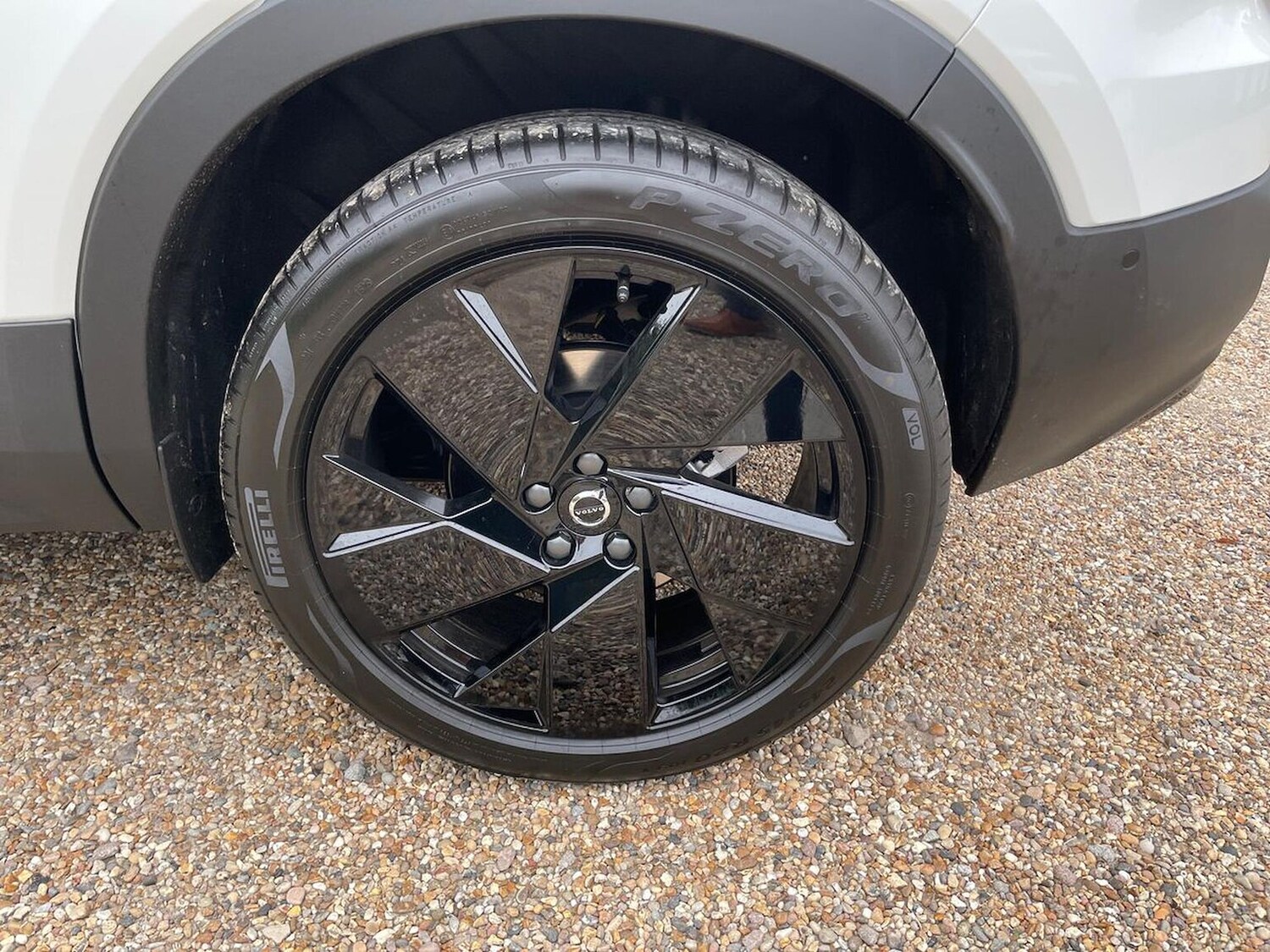 Used Volvo XC40 2025 for sale - 77487441: Photo 6