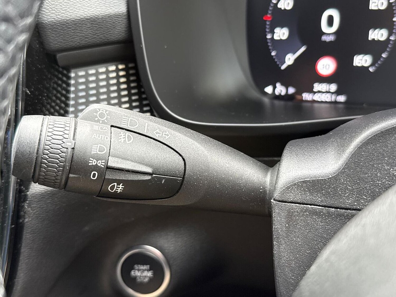 Used Volvo XC40 2021 for sale - 78070624: Photo 31