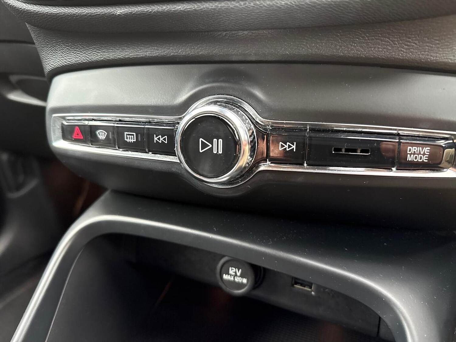 Used Volvo XC40 2021 for sale - 76478208: Photo 12