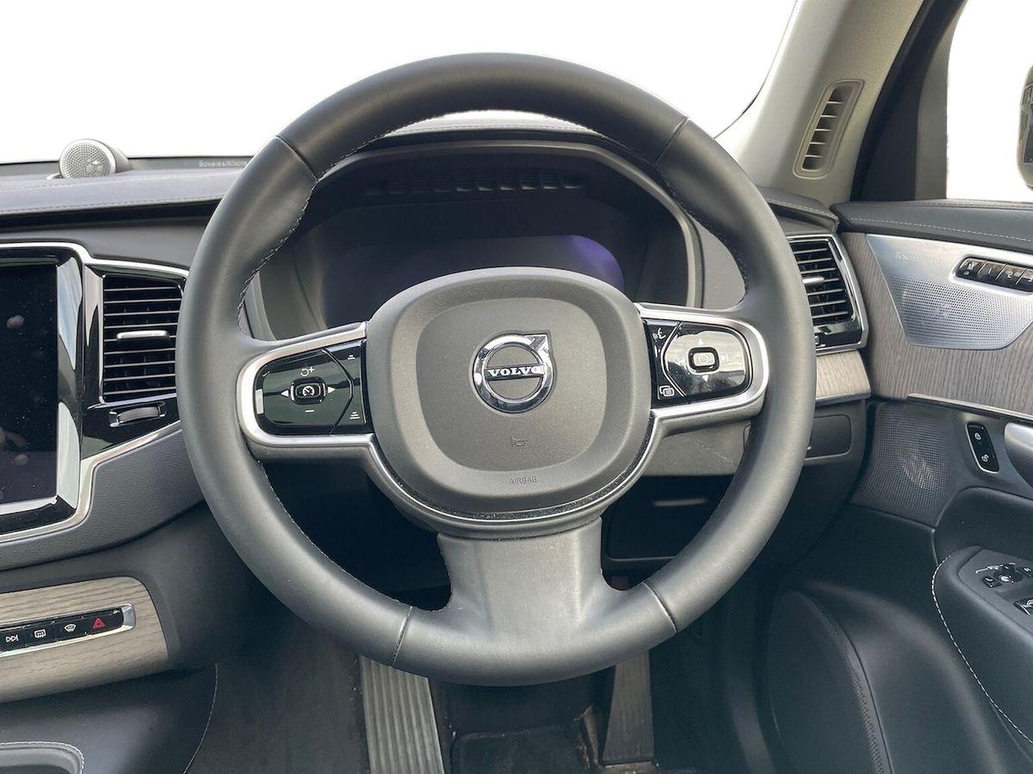 Used Volvo XC90 2023 for sale - 76504982: Photo 13