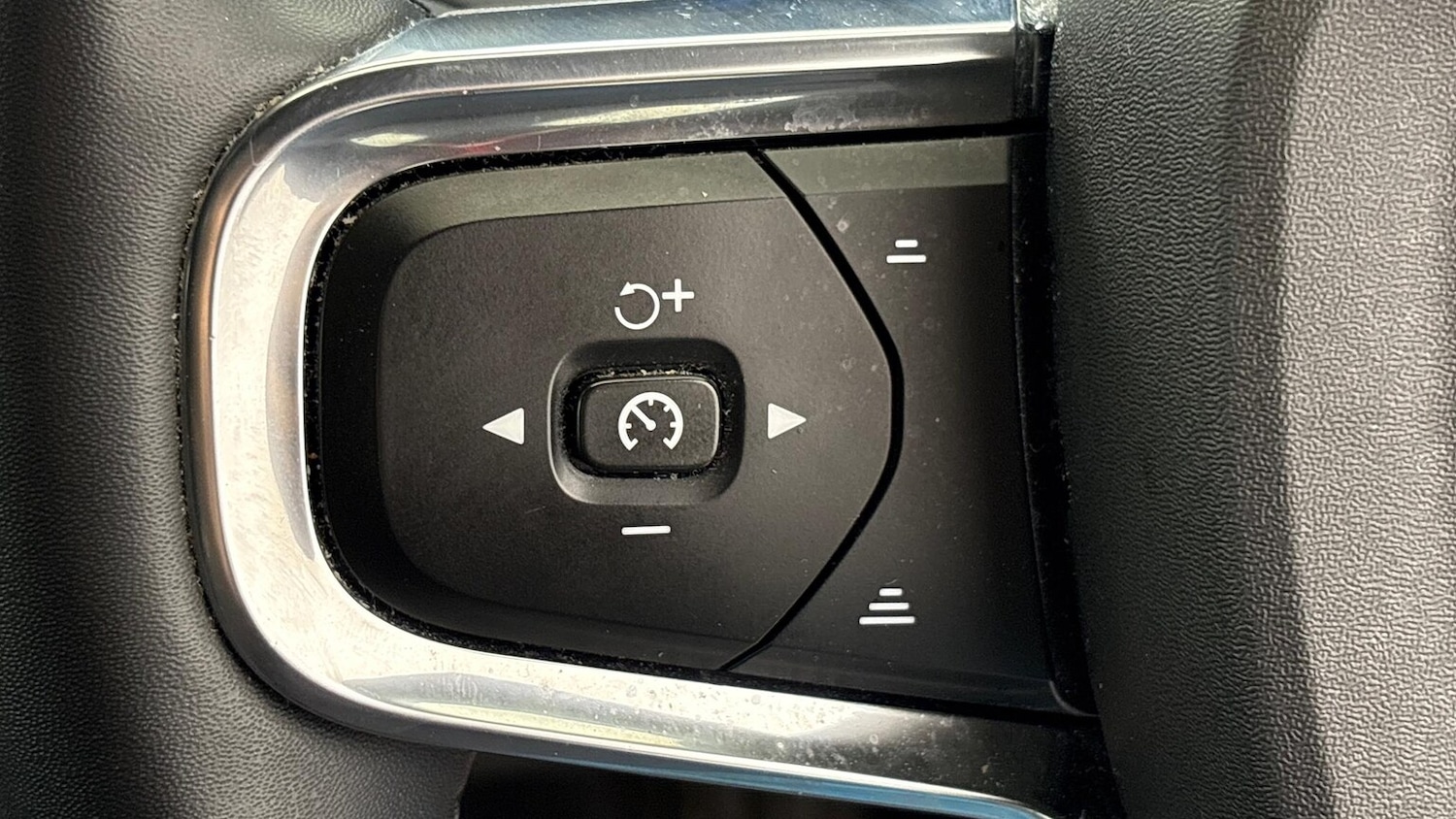 Used Volvo XC40 2022 for sale - 76335103: Photo 27