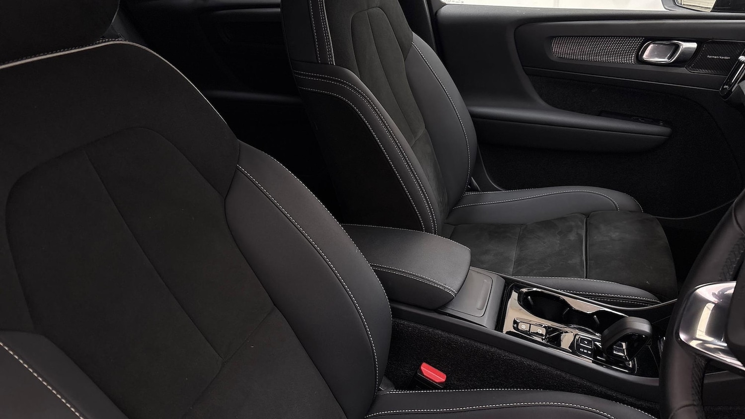 Used Volvo XC40 2022 for sale - 76335103: Photo 33