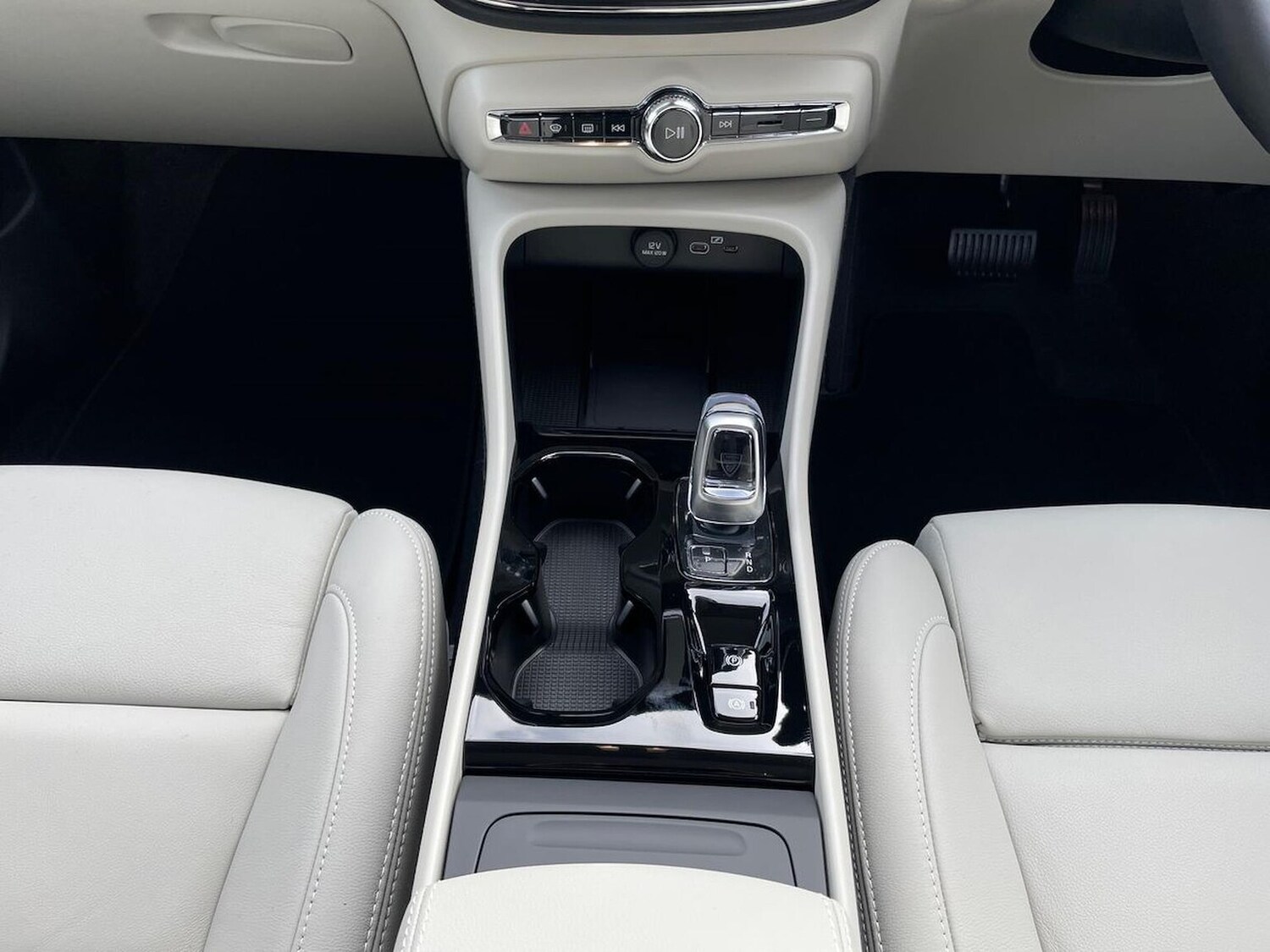 Used Volvo XC40 2025 for sale - 77487431: Photo 13