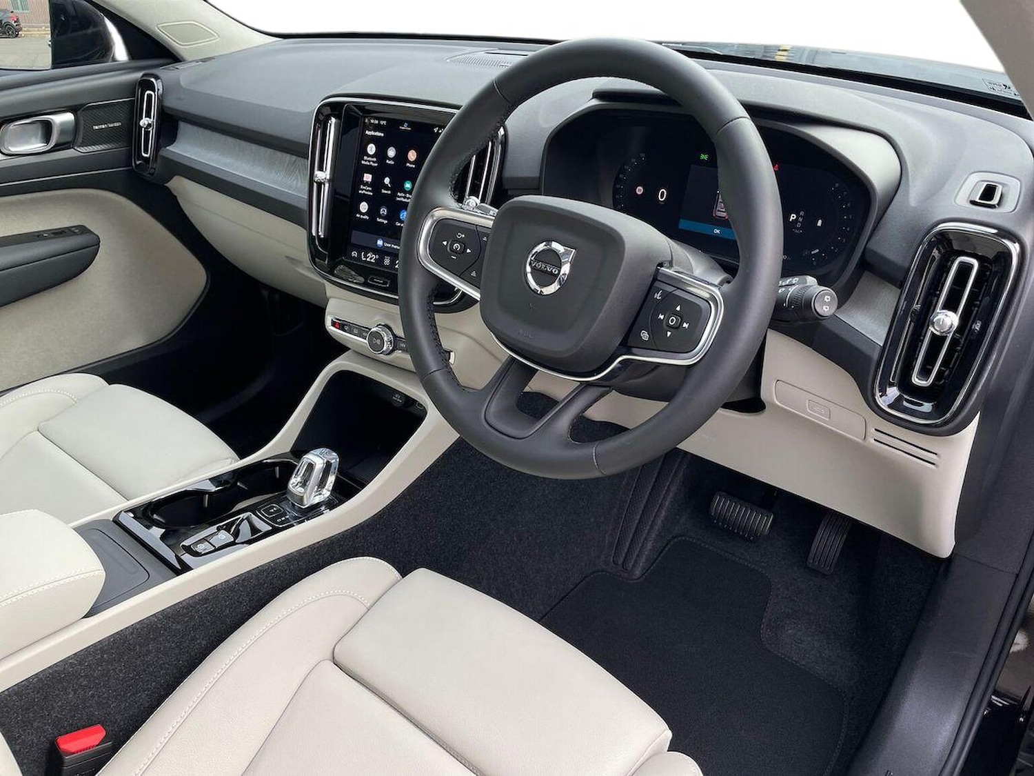 Used Volvo XC40 2025 for sale - 77487431: Photo 15