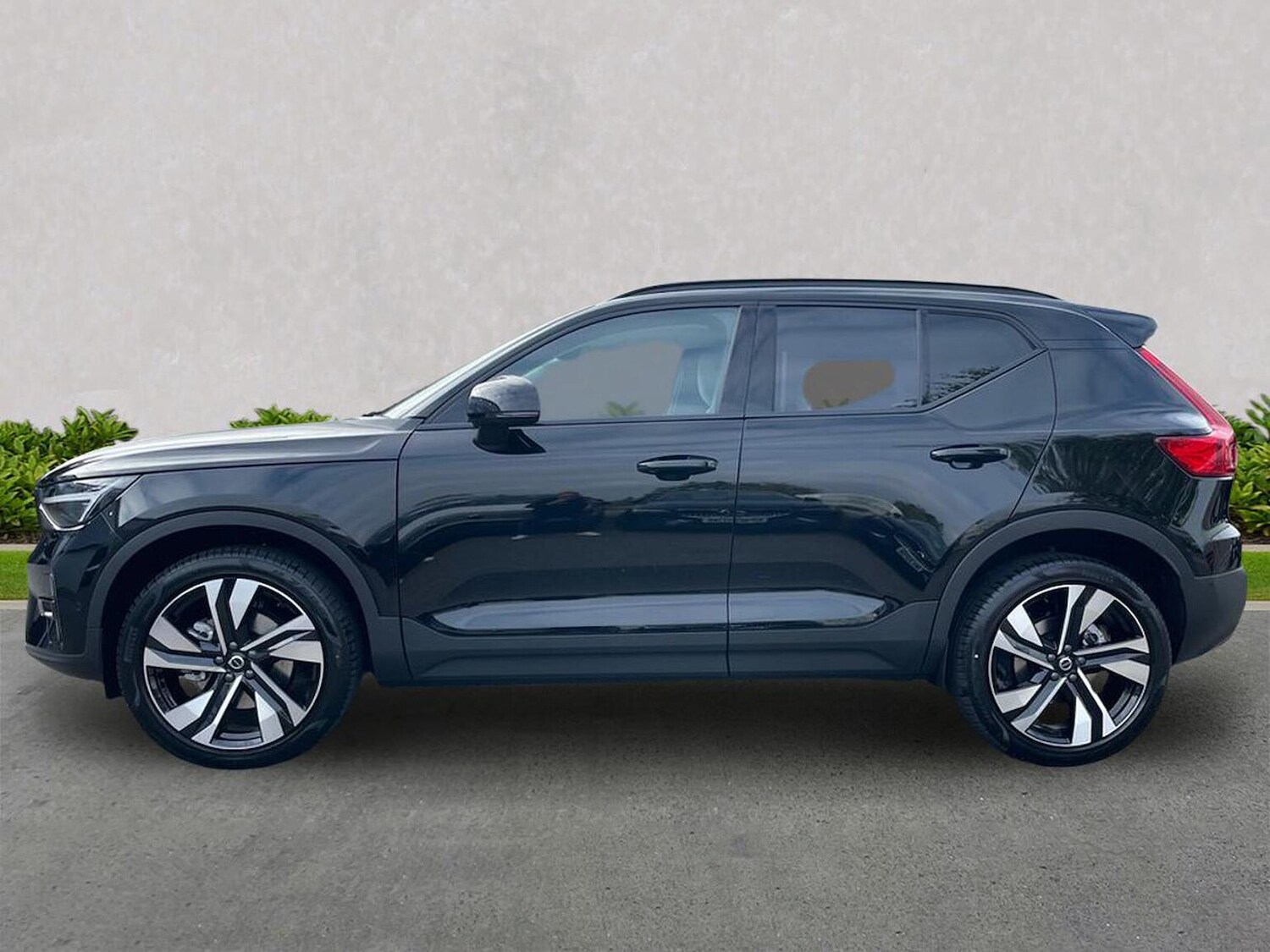 Used Volvo XC40 2025 for sale - 77487431: Photo 19