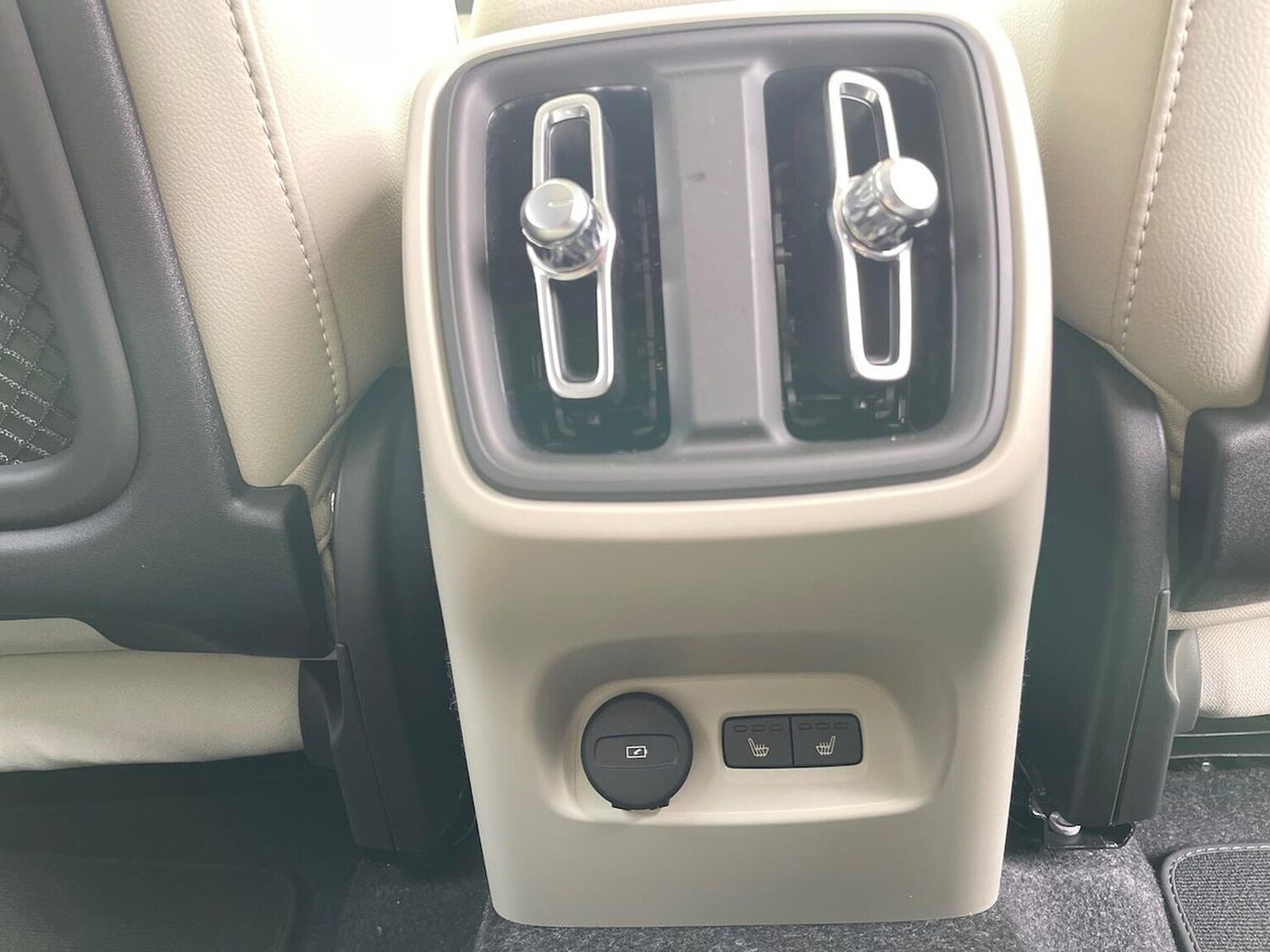 Used Volvo XC40 2025 for sale - 77487431: Photo 22