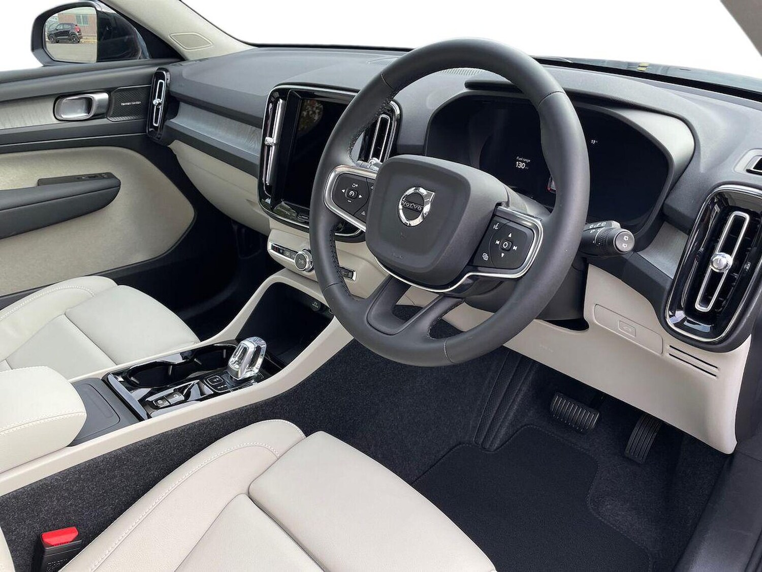 Used Volvo XC40 2025 for sale - 77487431: Photo 7