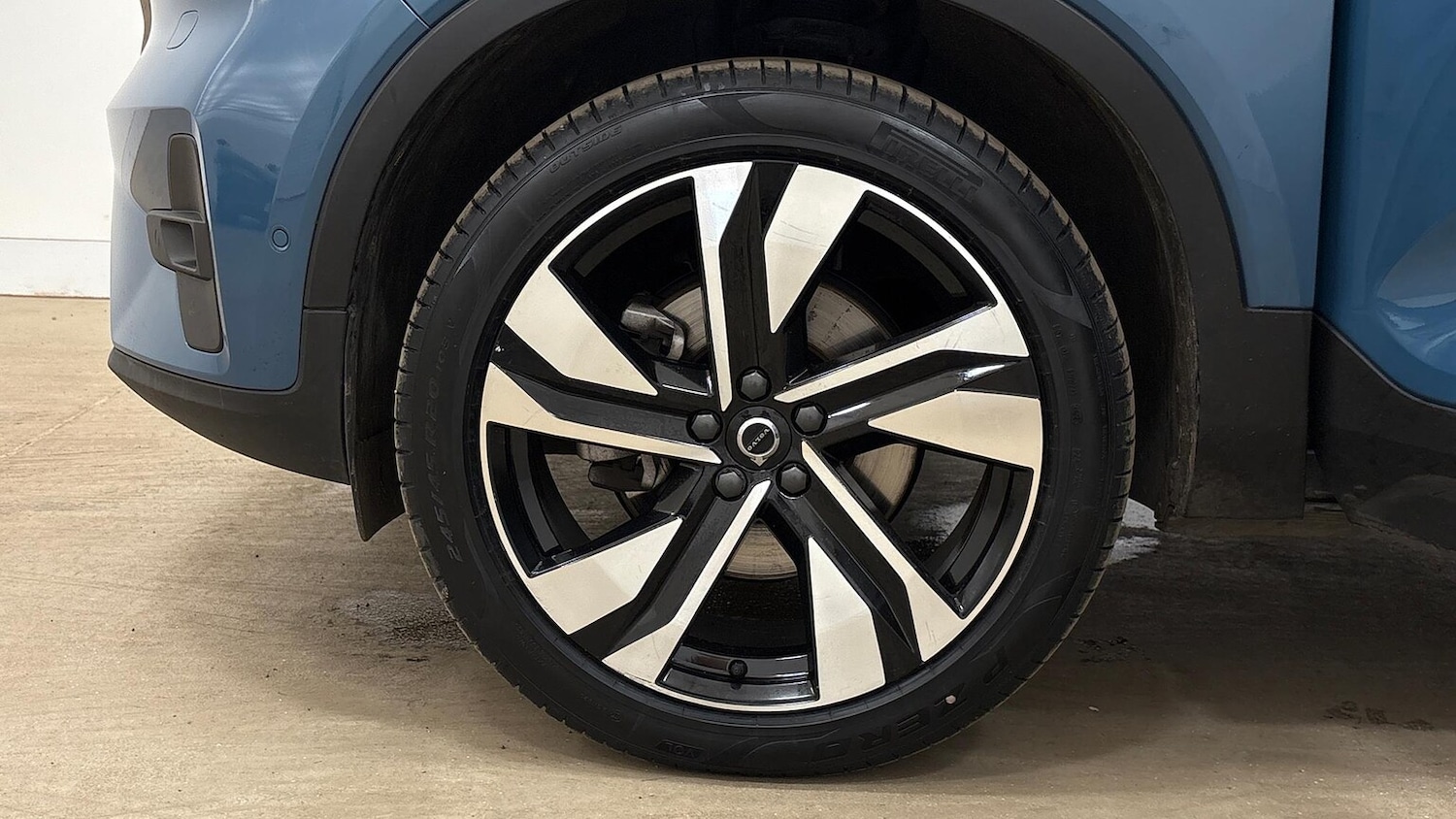 Used Volvo XC40 2024 for sale - 76940139: Photo 17