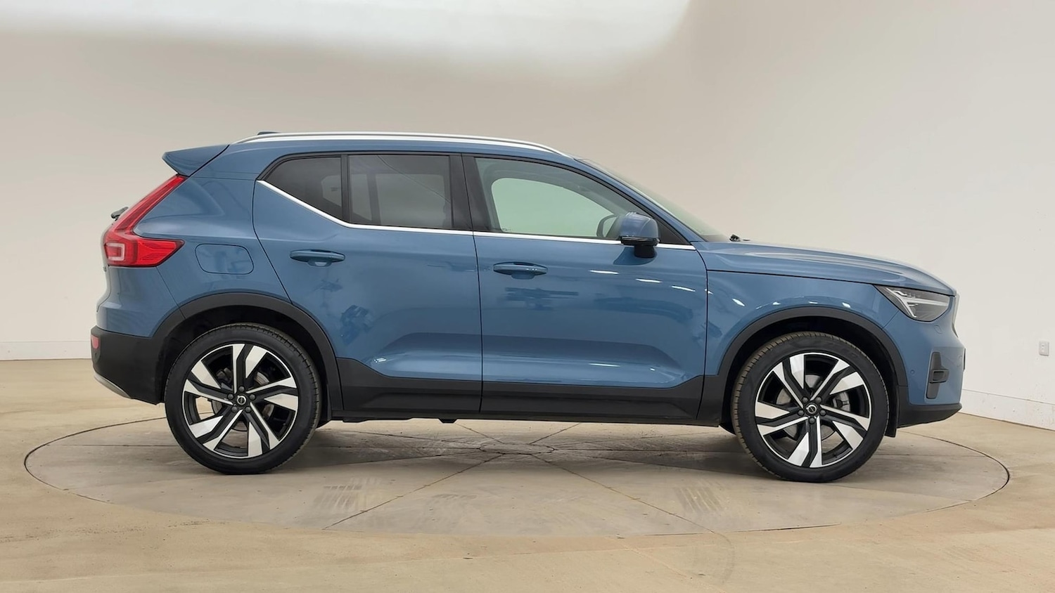 Used Volvo XC40 2024 for sale - 76940139: Photo 28