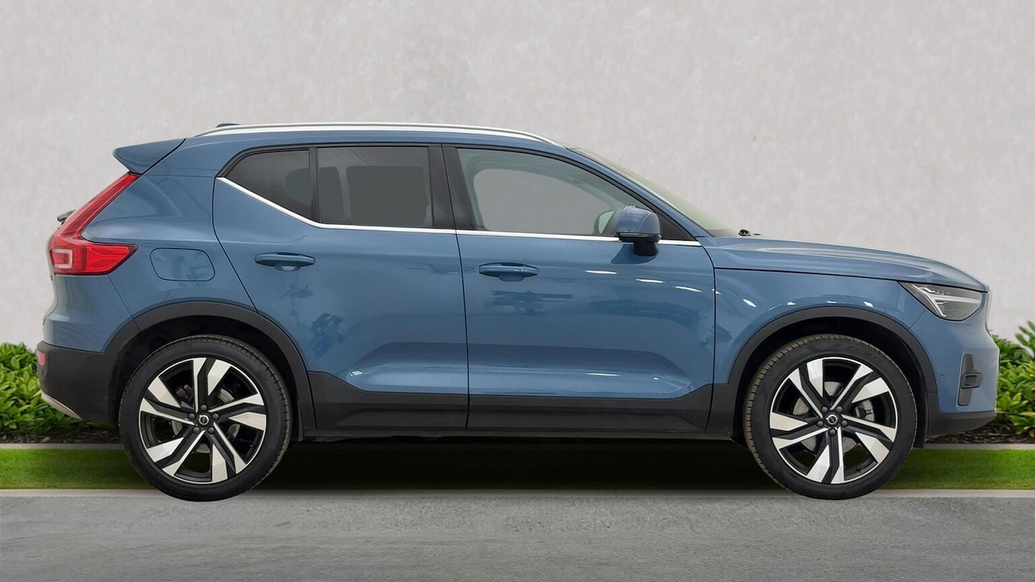 Used Volvo XC40 2024 for sale - 76940139: Photo 3
