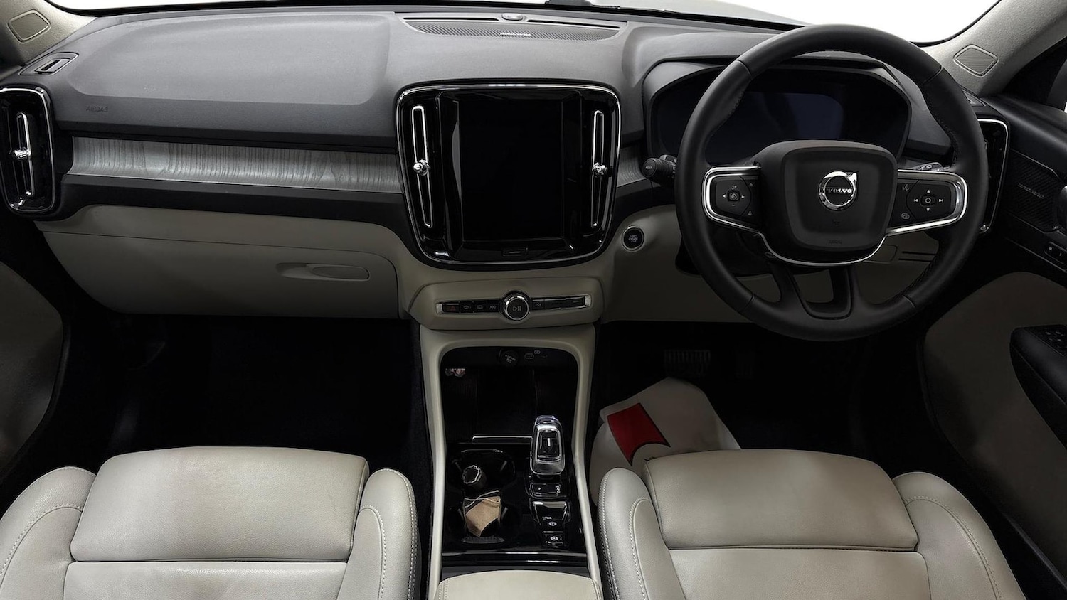 Used Volvo XC40 2024 for sale - 76940139: Photo 9