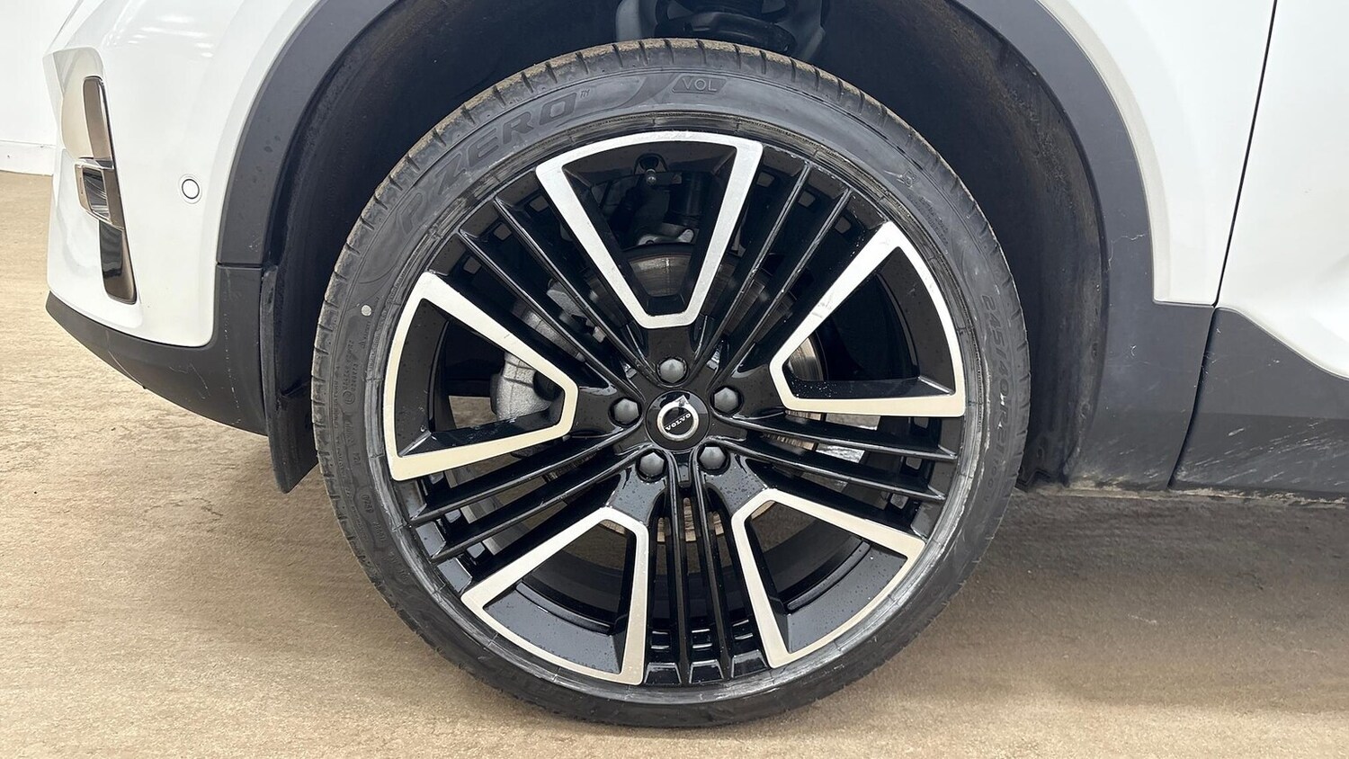 Used Volvo XC40 2024 for sale - 76565480: Photo 17