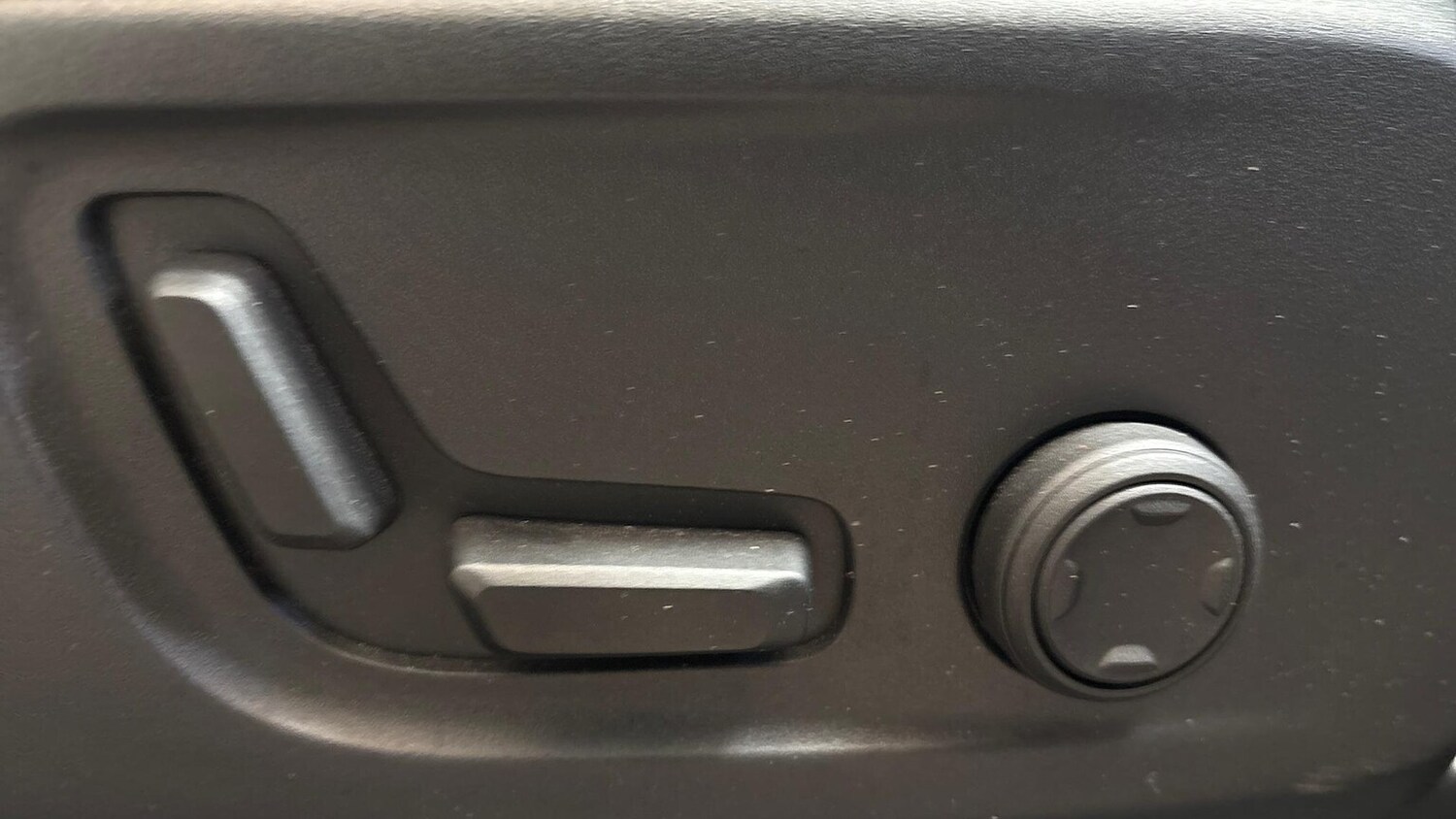 Used Volvo XC40 2024 for sale - 76565480: Photo 28