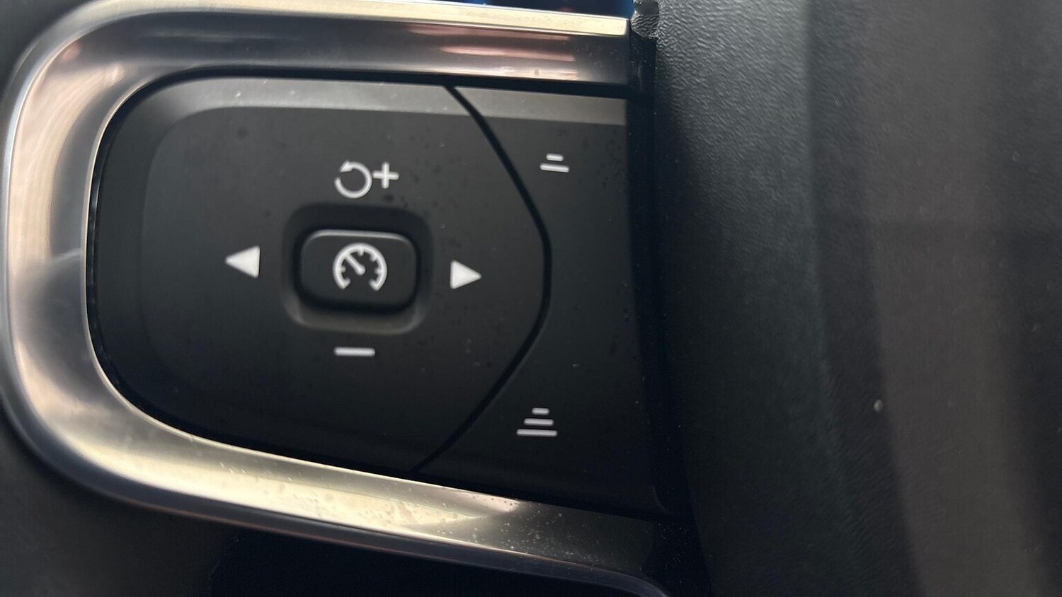 Used Volvo XC40 2024 for sale - 76565480: Photo 31