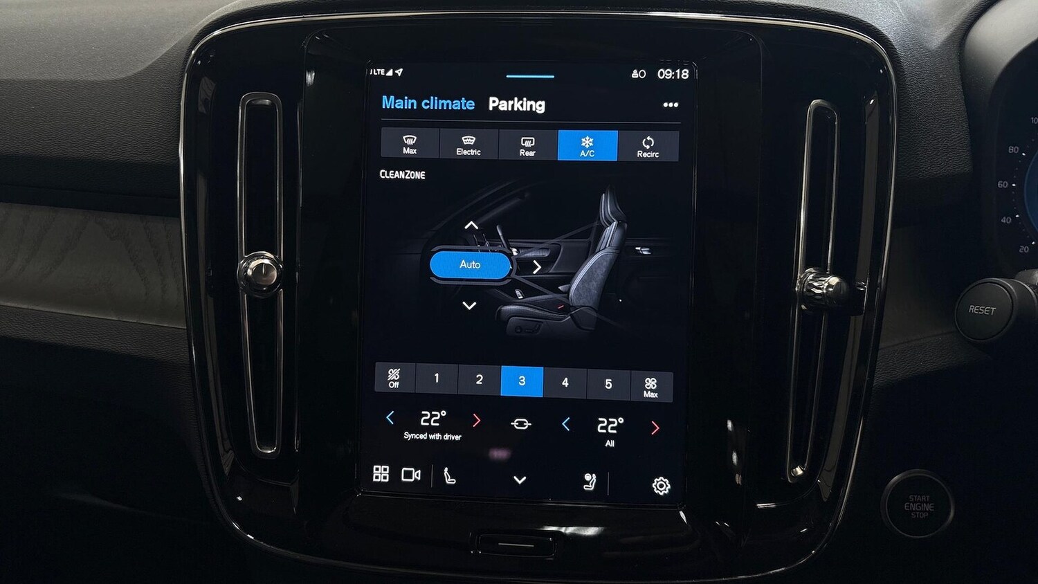 Used Volvo XC40 2024 for sale - 76565480: Photo 38