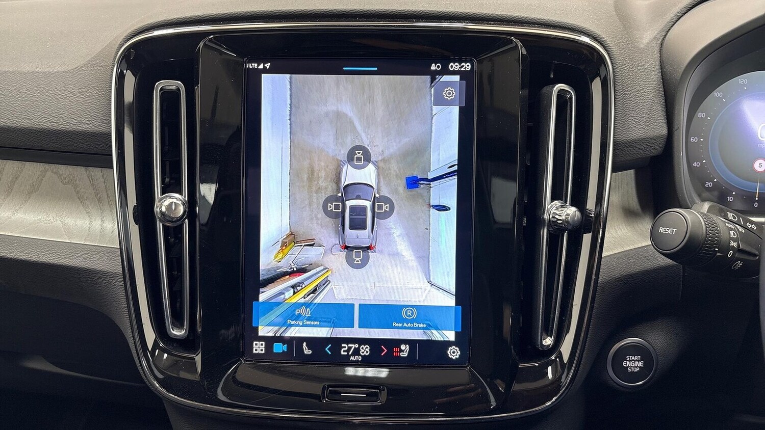 Used Volvo XC40 2024 for sale - 76565480: Photo 41