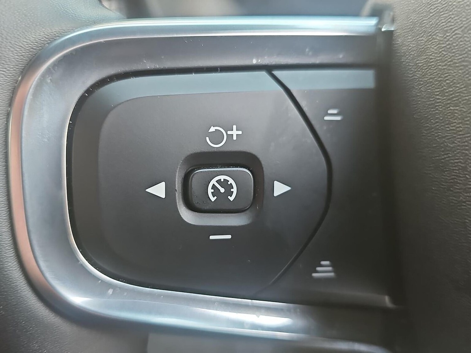 Used Volvo XC40 2025 for sale - 77709102: Photo 27