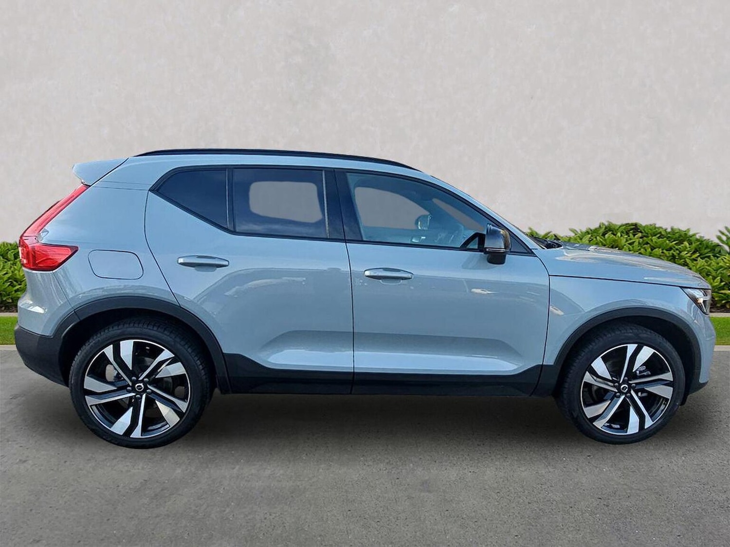 Used Volvo XC40 2025 for sale - 77709102: Photo 3