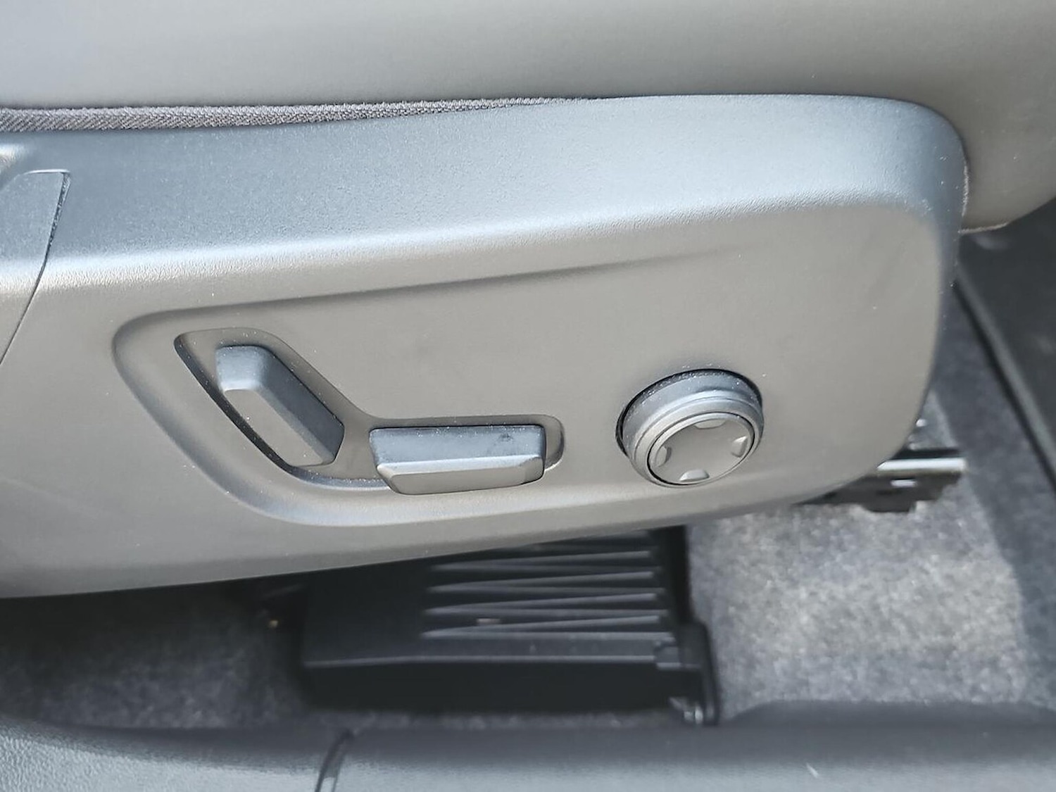 Used Volvo XC40 2025 for sale - 77709102: Photo 30