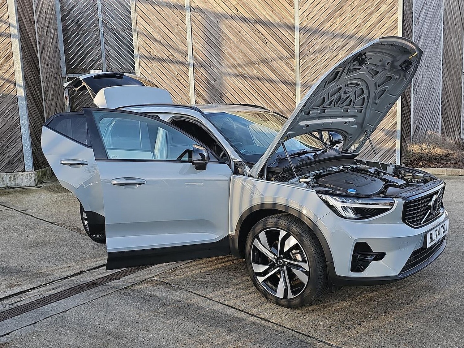 Used Volvo XC40 2025 for sale - 77709102: Photo 39