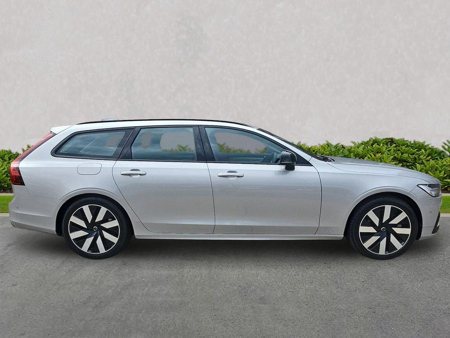 Used Volvo V90 2025 for sale - 76719398: Photo 3