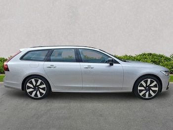 Used Volvo V90 2025 for sale - 76719398: Photo