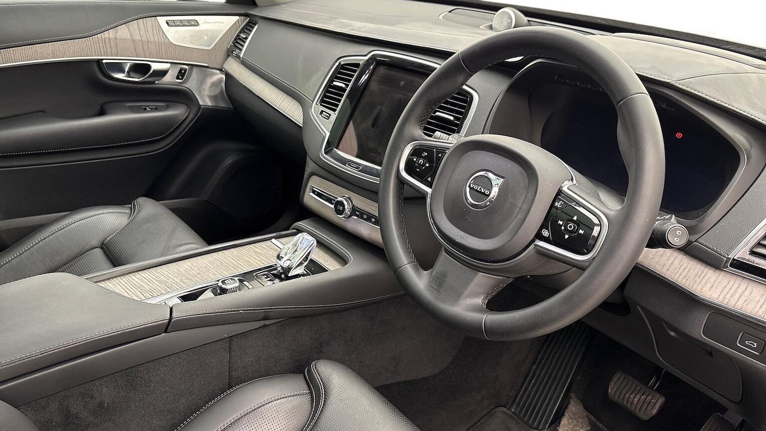 Used Volvo XC90 2023 for sale - 76643520: Photo 8