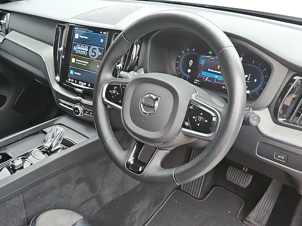 Used Volvo XC60 2023 for sale - 76219229: Photo 15