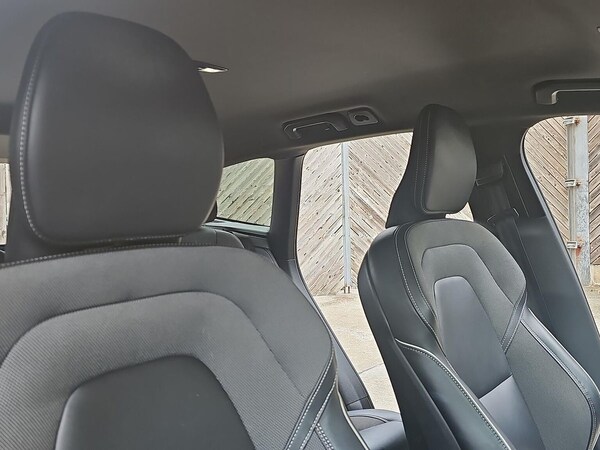 Used Volvo XC60 2023 for sale - 76219229: Photo 32