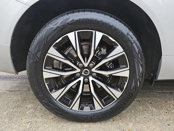 Used Volvo XC60 2023 for sale - 76219229: Photo 6