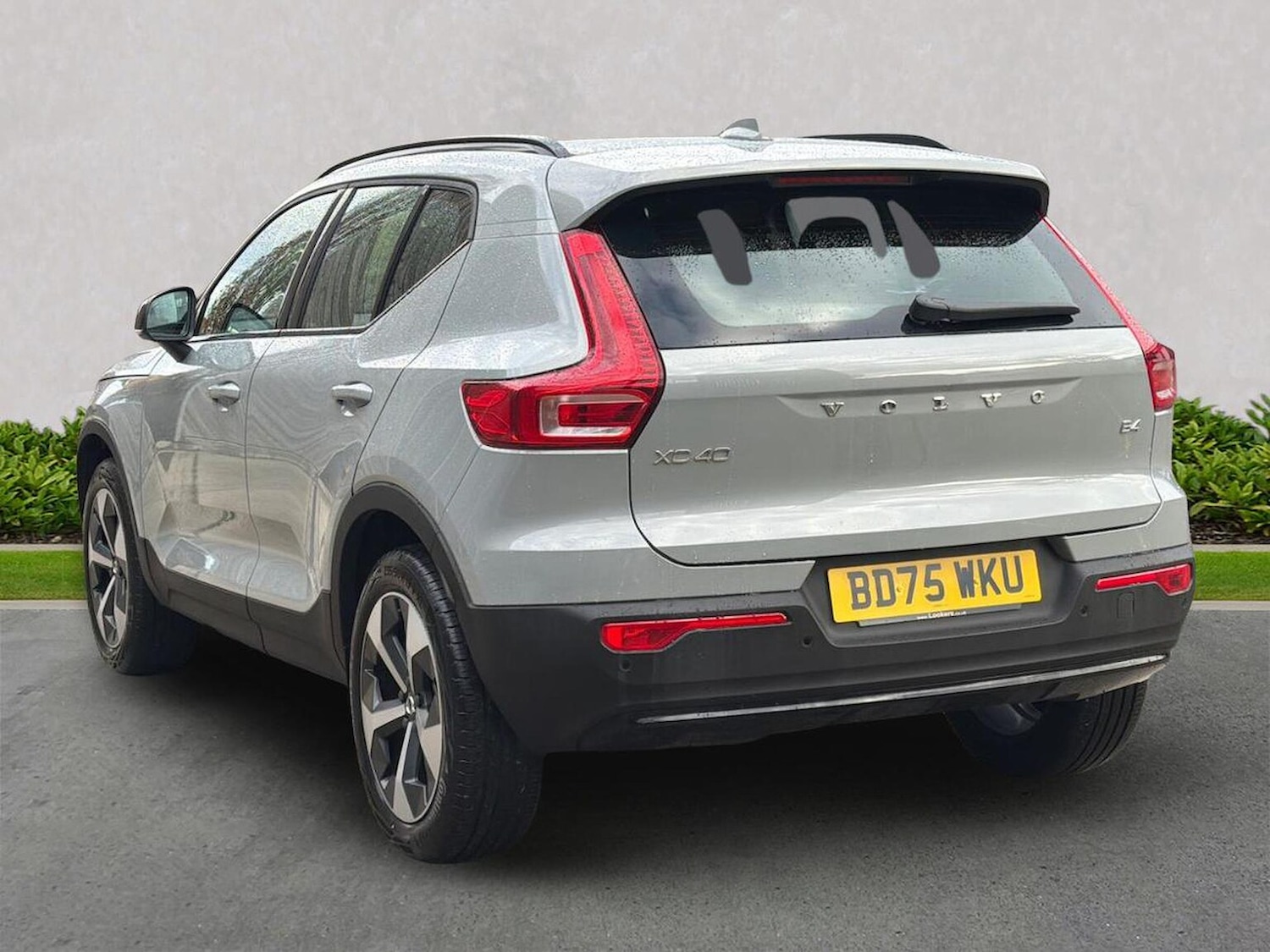 Used Volvo XC40 2025 for sale - 77676378: Photo 2
