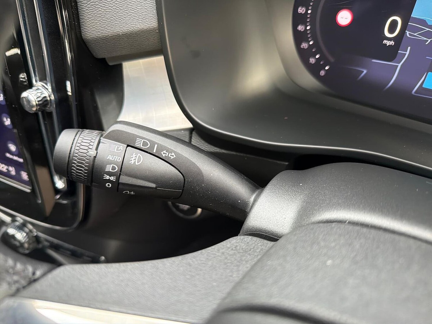 Used Volvo XC40 2025 for sale - 77676378: Photo 29