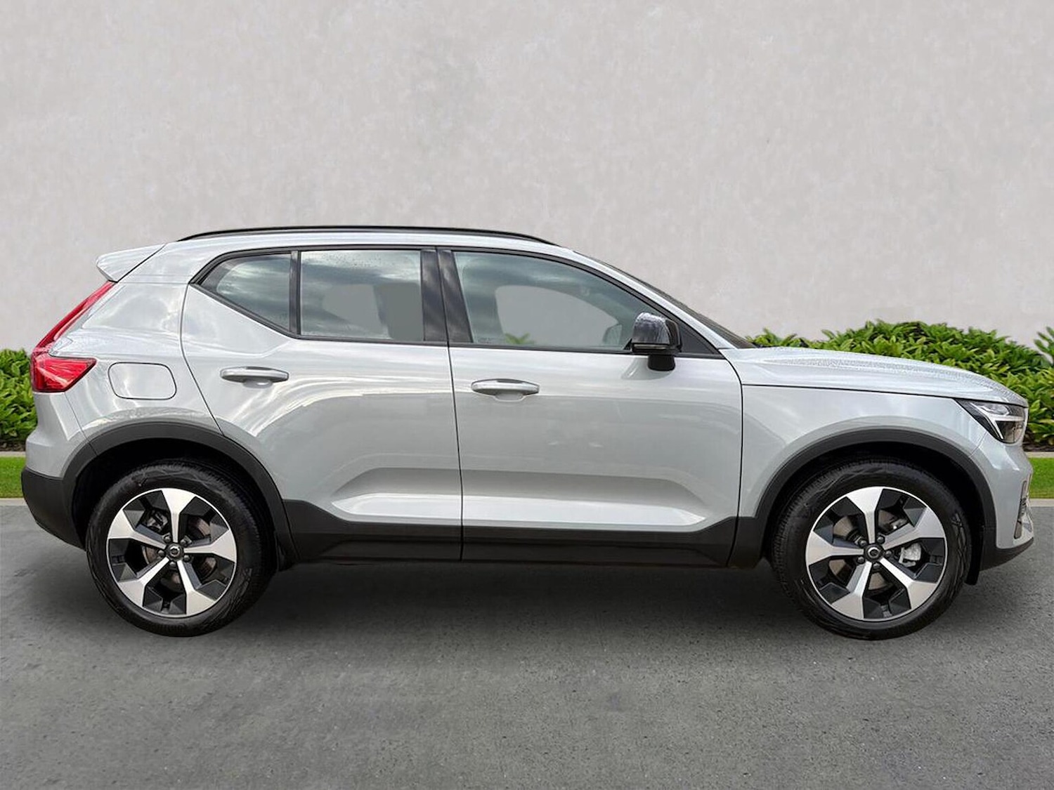 Used Volvo XC40 2025 for sale - 77676378: Photo 3