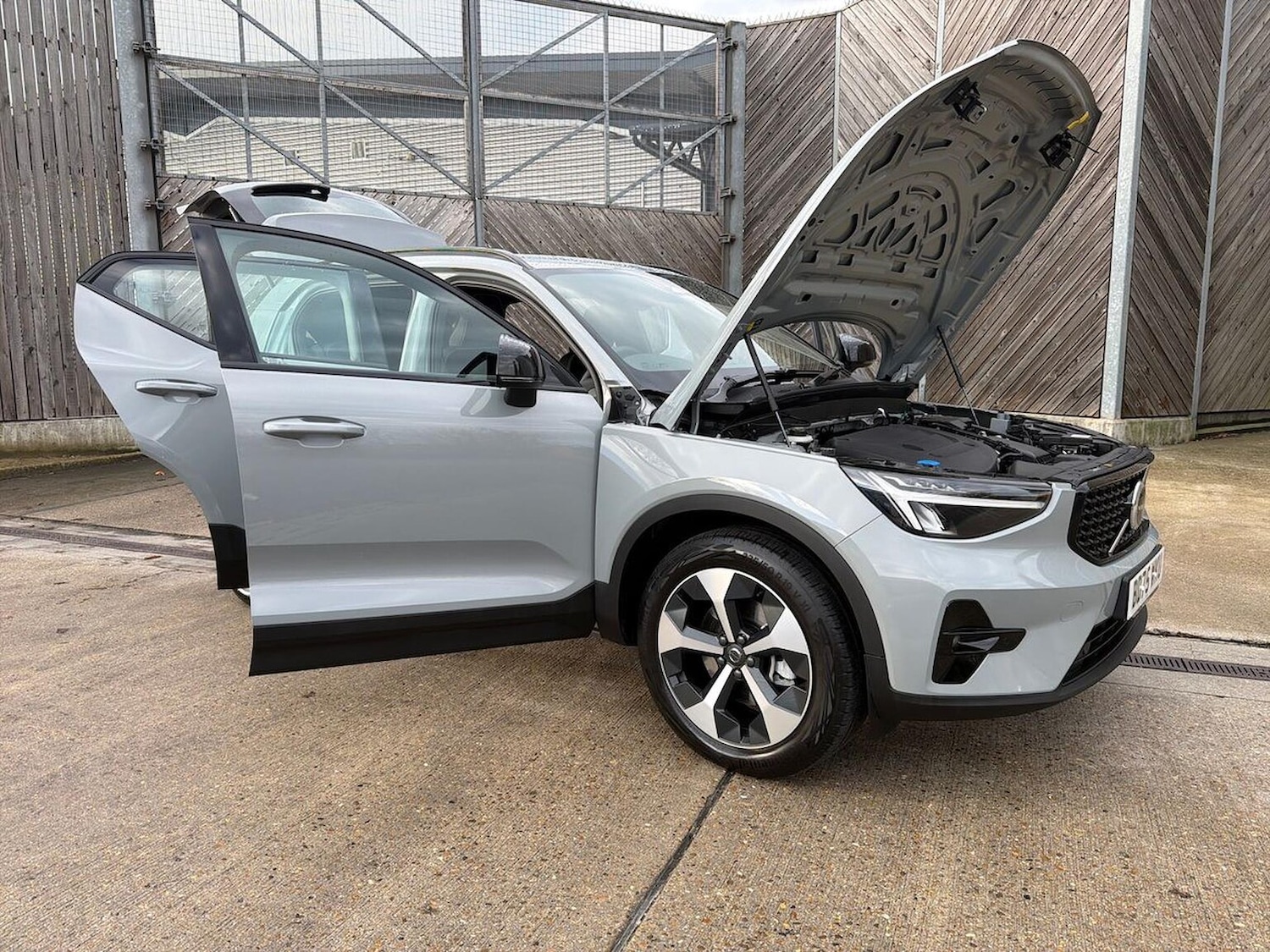 Used Volvo XC40 2025 for sale - 77676378: Photo 39