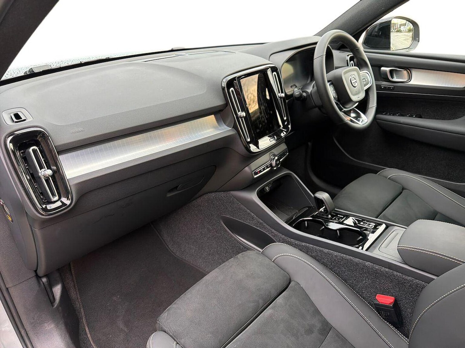 Used Volvo XC40 2025 for sale - 77676378: Photo 7